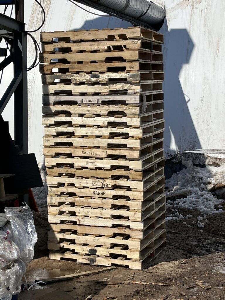 Garde A Pallet Stack